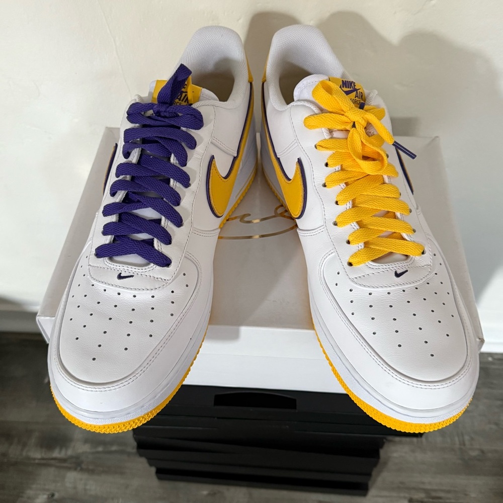 Nike Men’s Authentic Air Force 1 Low Retro QS KB Sneakers
